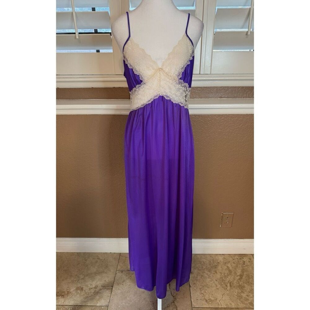 Vintage Size S Lace Trim Floor Length Lingerie Nightgown Royal Purple Romantic